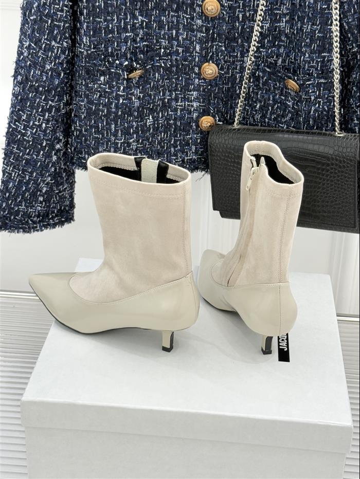 20251128174620588 370